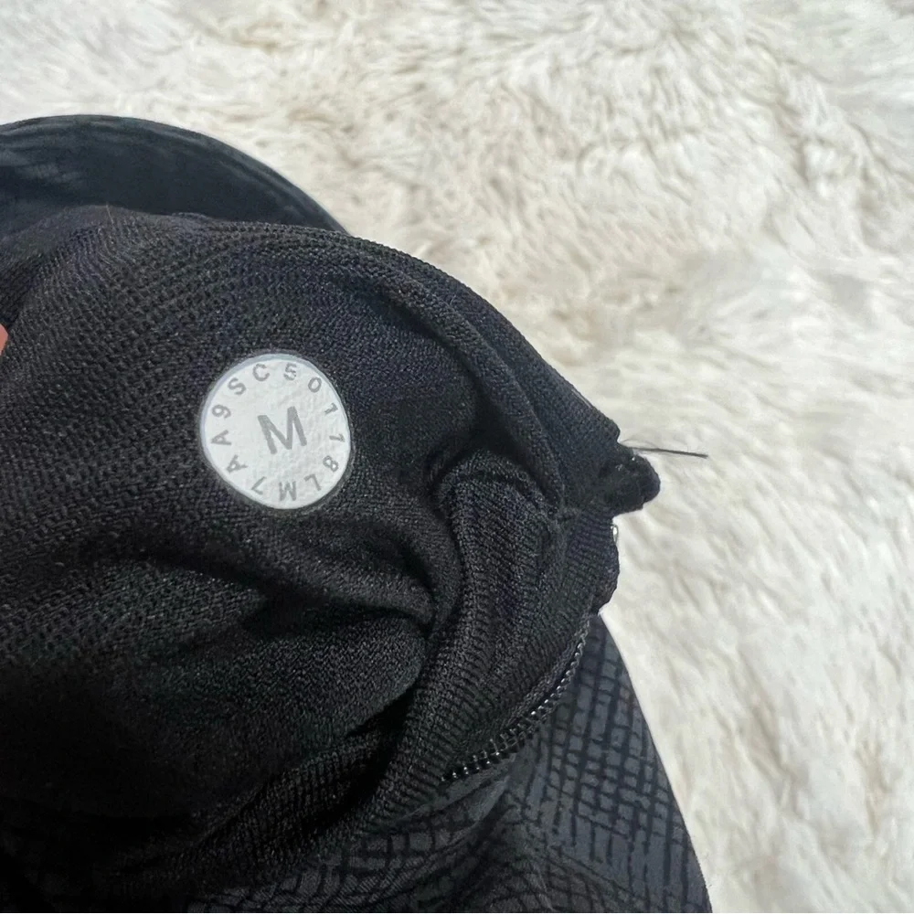 Lululemon Athletica men’s In mind shorts 9” grid lines deep black‎ size M